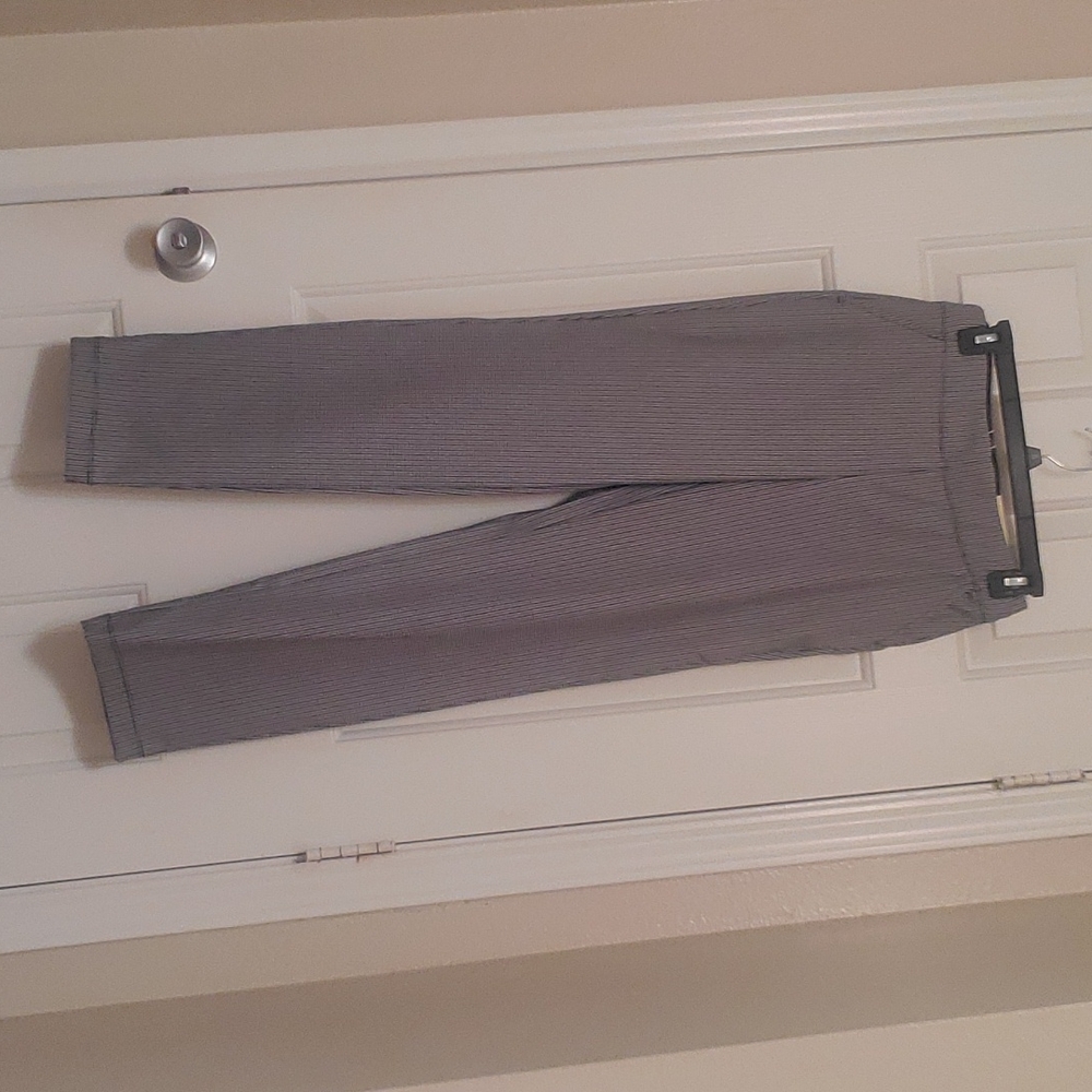 Max Studio pull on trousers, new with tags.  Plaid blue gray black. Size small.